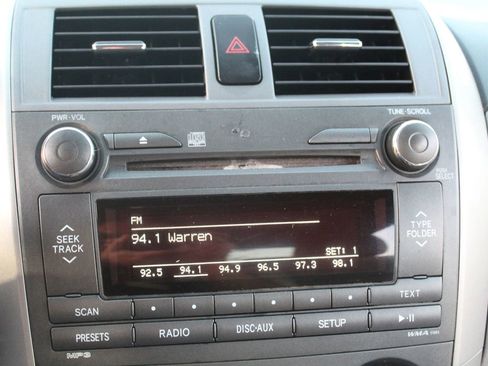 Used 2011 Toyota Corolla LE image 18