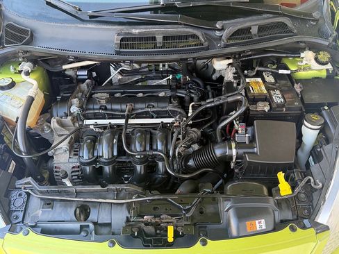 Used 2013 Ford Fiesta Titanium FWD image 25