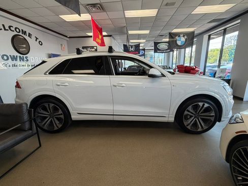Used 2021 Audi Q8 Prestige w/ Prestige Package AWD/4WD image 13