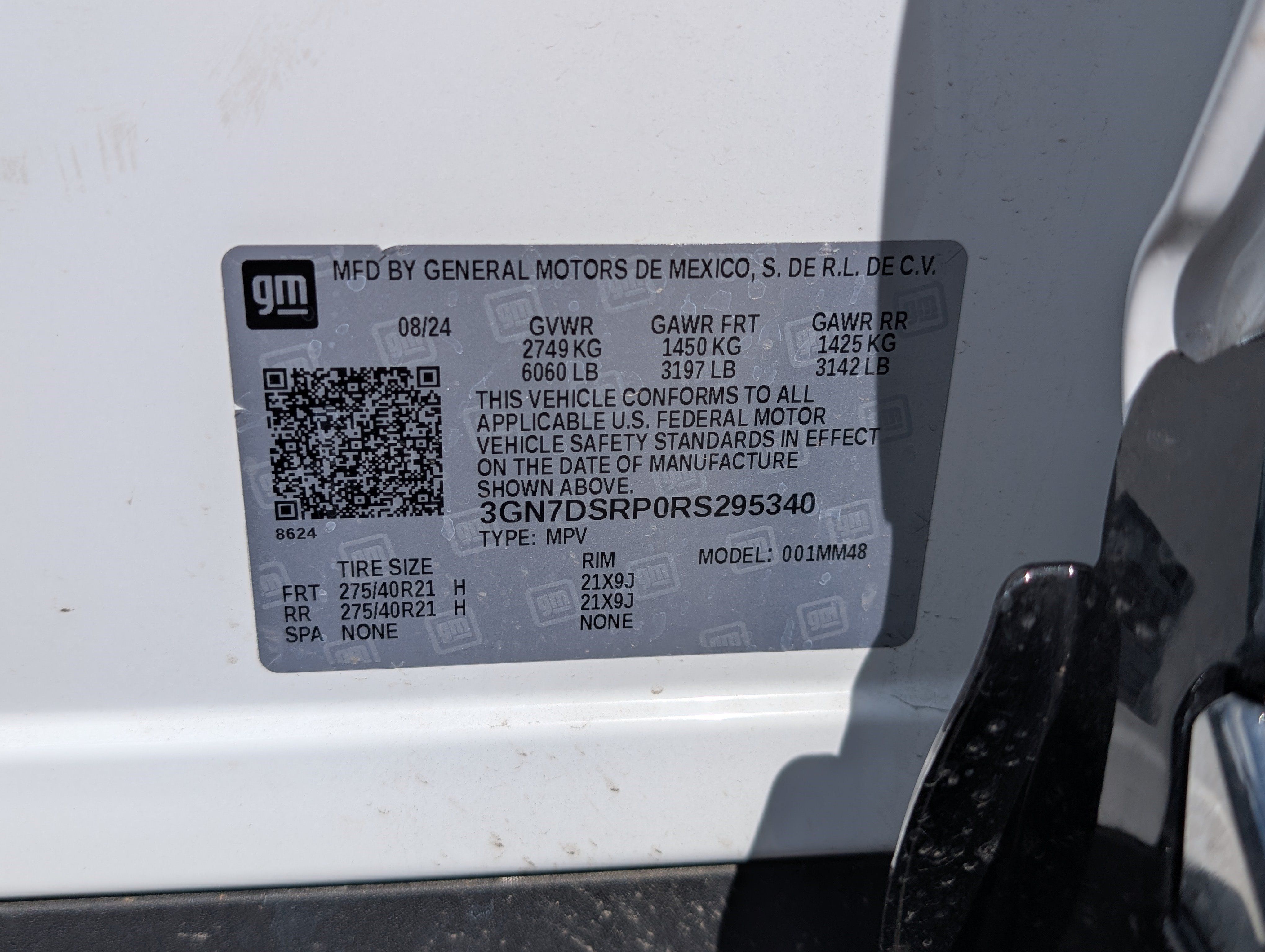Used 2024 Chevrolet Equinox EV RS w/ LPO, Active Package FWD image 37