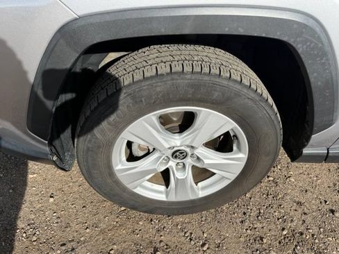 Used 2020 Toyota RAV4 XLE w/ Convenience Package AWD/4WD image 10