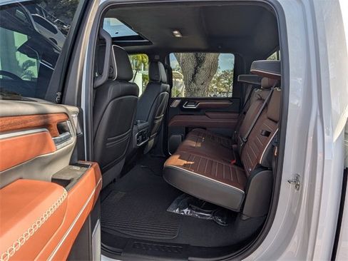 Used 2025 GMC Sierra 3500 Denali Ultimate image 14