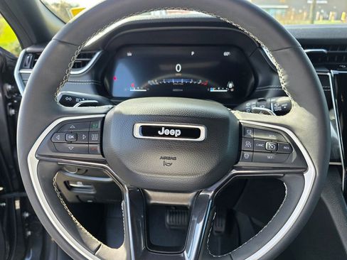 Used 2023 Jeep Grand Cherokee L Altitude image 16