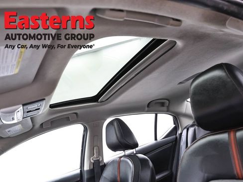 Used 2023 Nissan Sentra SR w/ SR Premium Package FWD image 35