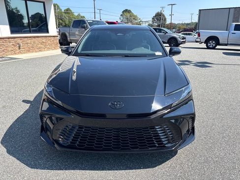Used 2026 Toyota Camry Hybrid FWD image 12