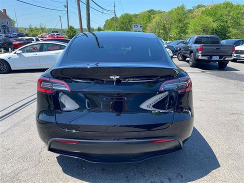 Used 2023 Tesla Model Y Long Range AWD/4WD image 4