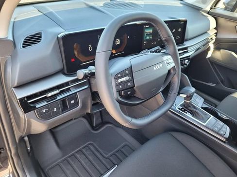 New 2026 Kia Sportage LX w/ LX Convenience Package FWD image 9