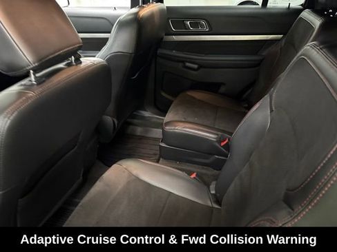 Used 2018 Ford Explorer XLT w/ Equipment Group 202A FWD image 17