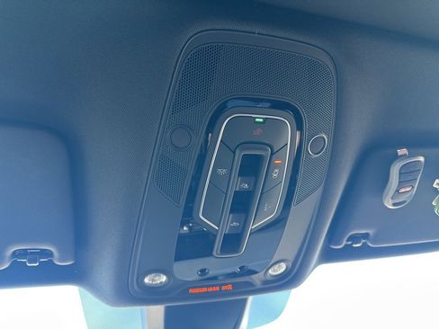 Used 2025 Audi Q5 e Premium Plus w/ Premium Plus Package image 10