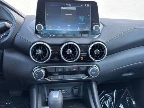 Used 2025 Nissan Sentra SV FWD image 17