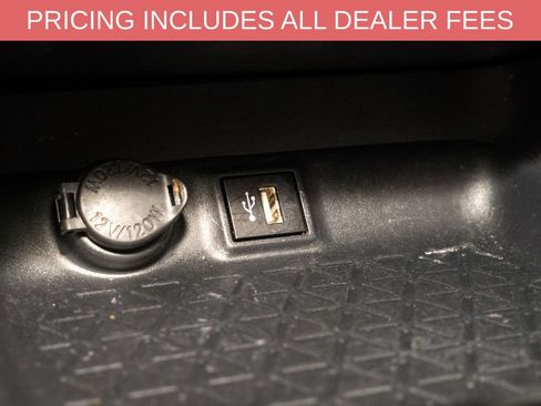 Used 2025 Toyota RAV4 XLE AWD/4WD image 14