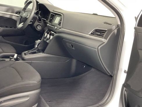Used 2019 Hyundai Elantra SE w/ Cargo Package FWD image 22