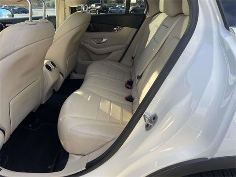 Used 2021 Mercedes-Benz GLC 300 GLC 300 image 9