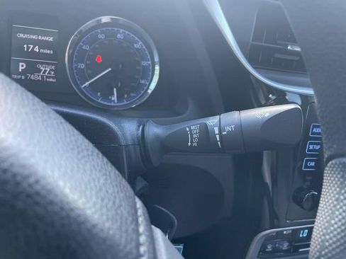 Used 2019 Toyota Corolla LE FWD image 24