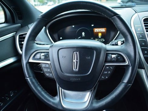 Used 2019 Lincoln Nautilus FWD image 32