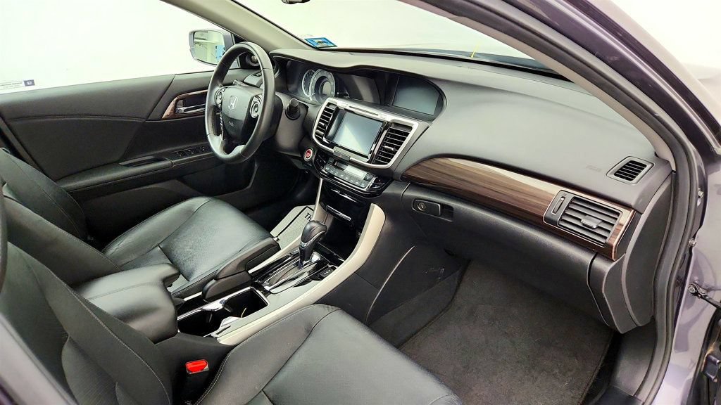 Used 2017 Honda Accord EX-L image 24