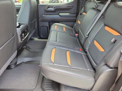 Used 2024 GMC Sierra 1500 AT4 w/ Technology Package AWD/4WD image 14