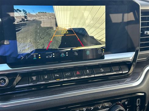 Used 2025 Chevrolet Silverado 2500 LTZ w/ LTZ Premium Package image 31