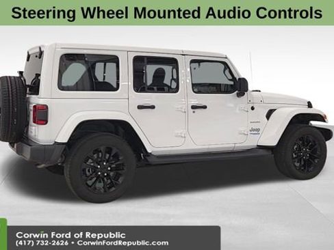 Used 2022 Jeep Wrangler Unlimited Sahara w/ Cold Weather Group image 9