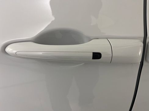 Used 2024 Chrysler Pacifica Touring-L image 47