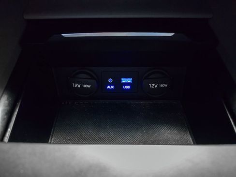 Used 2017 Hyundai Elantra SE image 33