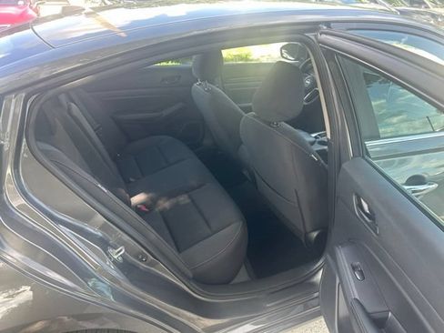 Used 2025 Nissan Altima 2.5 SV FWD image 8