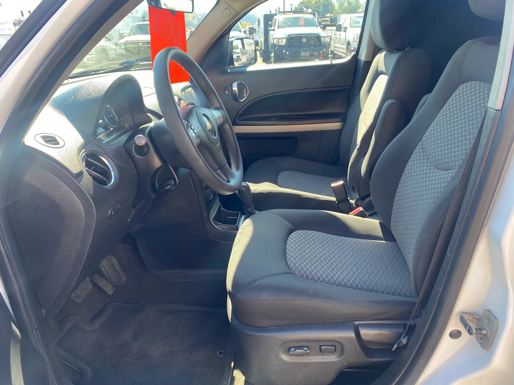 Used 2009 Chevrolet HHR LS FWD image 9