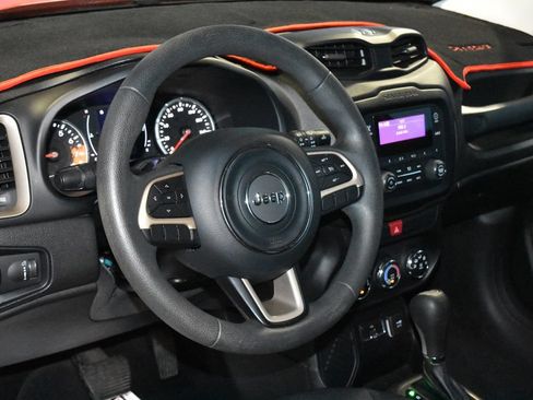 Used 2017 Jeep Renegade Sport w/ Power & Air Group FWD image 2