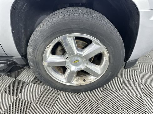 Used 2010 Chevrolet Suburban LTZ image 10