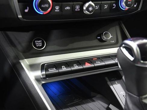 Certified 2024 Audi Q3 2.0T Premium Plus image 30