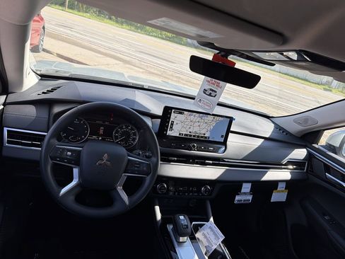 New 2026 Mitsubishi Outlander ES AWD/4WD image 12