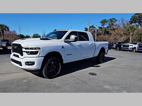 New 2026 RAM 2500 Laramie AWD/4WD image 39