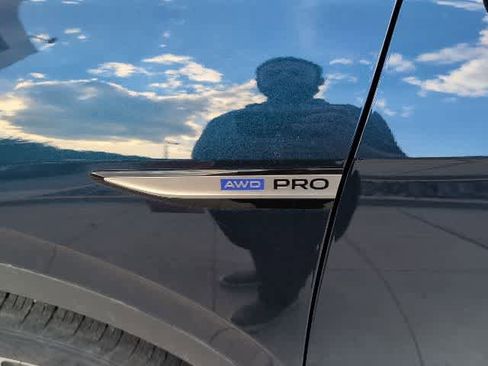 Certified 2023 Volkswagen ID.4 Pro AWD/4WD image 21
