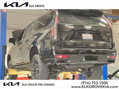 Used 2024 Cadillac Escalade ESV Sport Platinum w/ LPO, ONYX Package AWD/4WD image 1