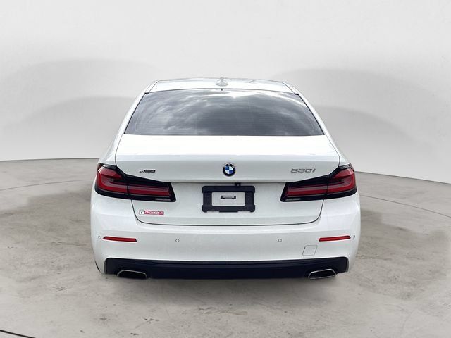 Used 2021 BMW 530i xDrive w/ Convenience Package AWD/4WD image 4