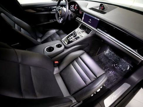 Used 2018 Porsche Panamera image 5