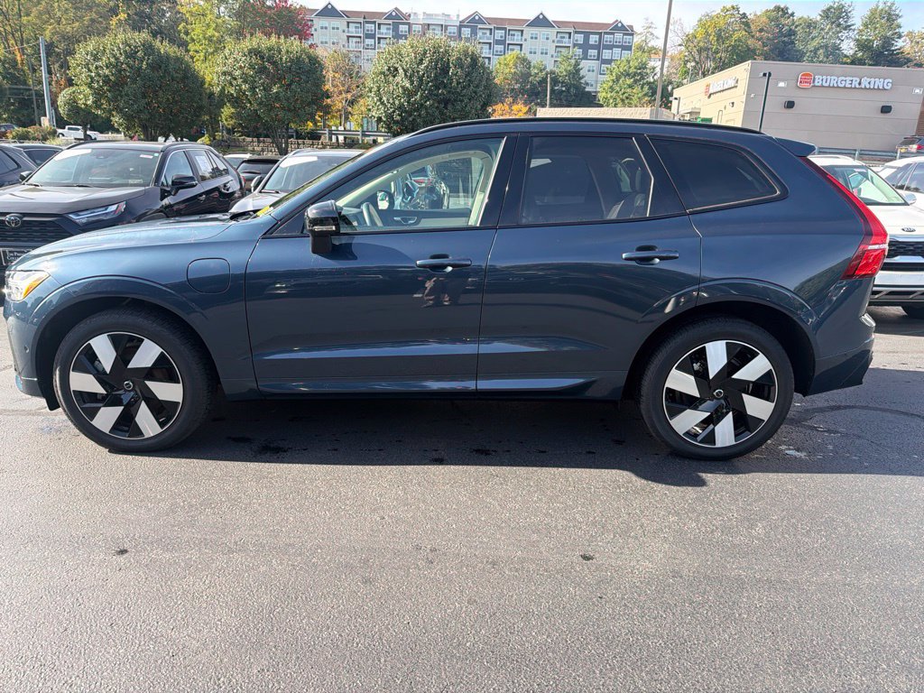 Certified 2025 Volvo XC60 T8 Plus w/ Climate Package AWD/4WD image 3
