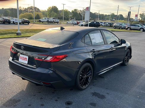 New 2026 Toyota Camry SE image 6