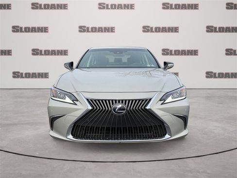 Used 2019 Lexus ES 300h w/ Luxury Package image 8