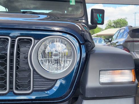 Used 2025 Jeep Wrangler Sport image 10