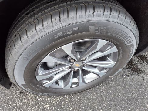 New 2026 Chevrolet Equinox LT image 8