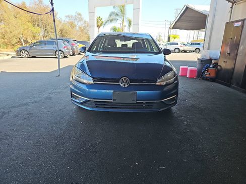 Used 2021 Volkswagen Golf 4-Door FWD image 2