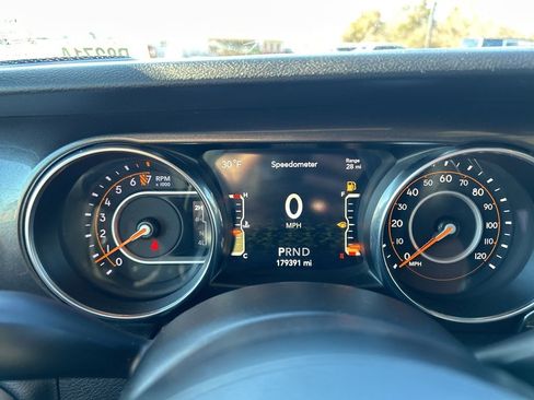 Used 2019 Jeep Wrangler Unlimited Sport image 13