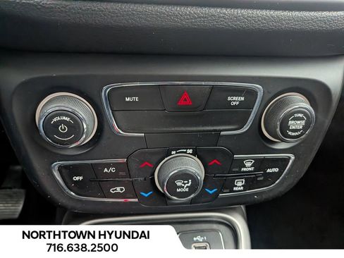 Used 2019 Jeep Compass Latitude image 18
