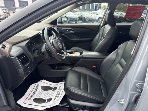 Used 2021 Nissan Rogue SL w/ Premium Package image 10