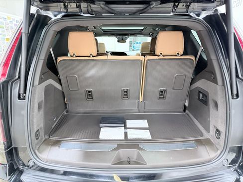 Used 2022 Cadillac Escalade Sport w/ Touring Package AWD/4WD image 28