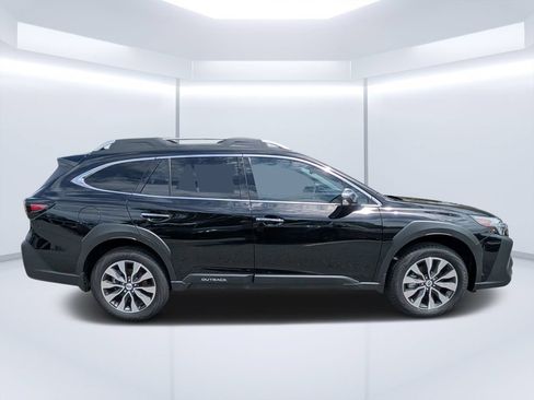 Used 2025 Subaru Outback Touring w/ Popular Package #2 AWD/4WD image 2