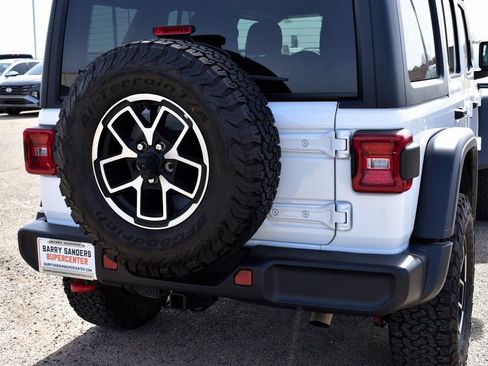 Used 2025 Jeep Wrangler Rubicon image 11