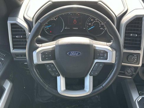 Used 2019 Ford F150 Lariat image 23