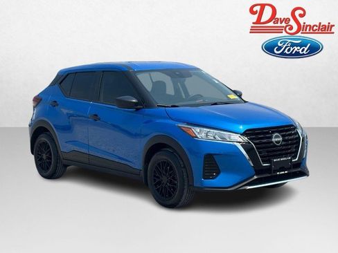 Used 2025 Nissan Kicks Play S FWD image 4